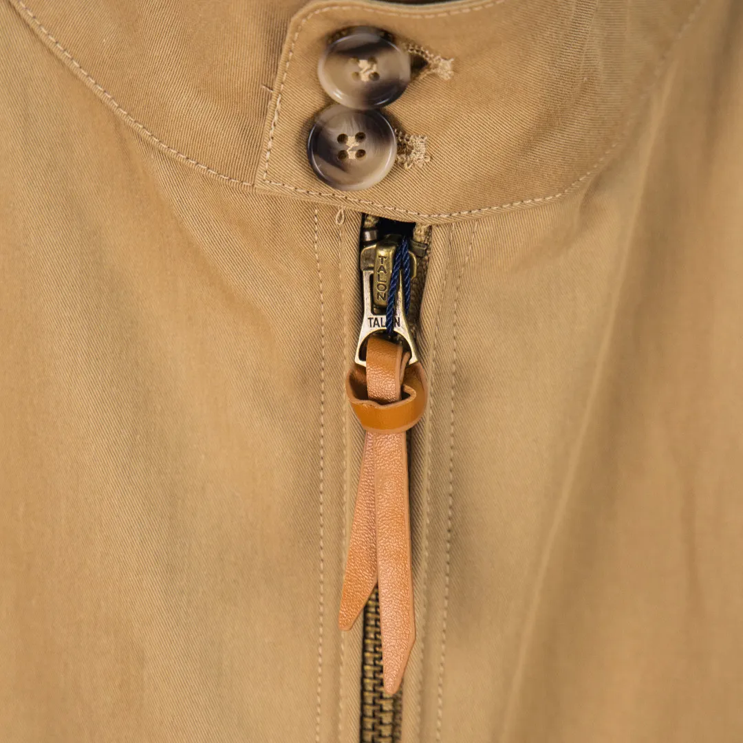 P400 zp version [exclusive supply] - Ralph Lauren/Ralph Lauren all-season classic retro old money style unisex Harrington stand-up collar flight jacket - the same as the original 40*21-1/2 bias precision washed cotton face green and white plaid lining ✅ - custom-woven double-layer rabbit velvet needle thread non-market wrong version mercerized cotton ✅ - customized brand zipper dark and light two-color buttons genuine leather zipper piece ✅ - upper body recommended by many style bloggers Simple line design and wide and neat tailoring. You can wear it with a simple combination to look fashionable. It can be easily handled whether it is for outdoor outings or business commuting. I love the unisex style that can be worn by both men and women. Retro will never go out of style. Color: Khaki Navy Size: S M L XL Number: WW10733